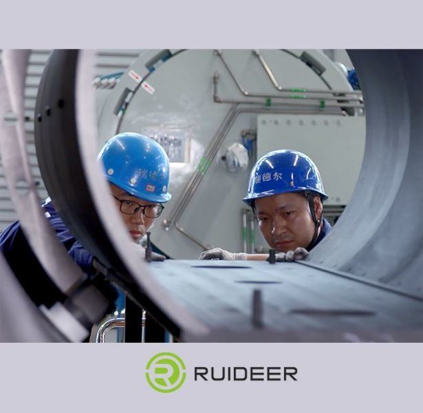 最大積載量1500kg、最高使用温度1550℃の高温真空焼結炉